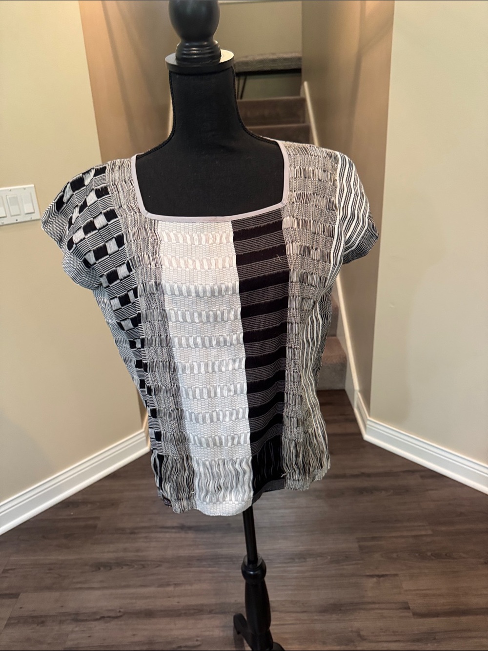 Folklorá Handmade Top Black White and Gray. Made in Mexico.